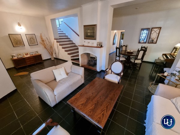 Casa céntrica de dos plantas