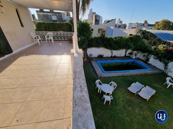 Casa céntrica de dos plantas