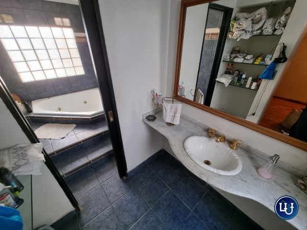 Casa céntrica de dos plantas