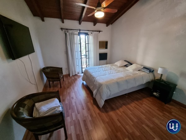 Casa céntrica de dos plantas