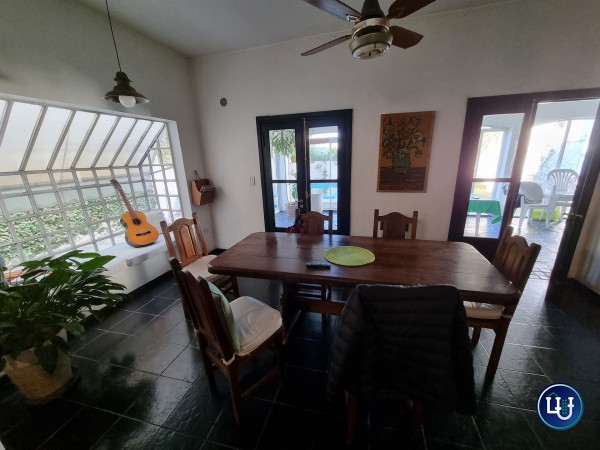 Casa céntrica de dos plantas