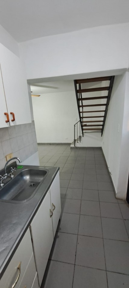 Duplex en alquiler - Con cochera 