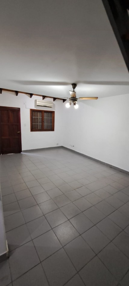 Duplex en alquiler - Con cochera 