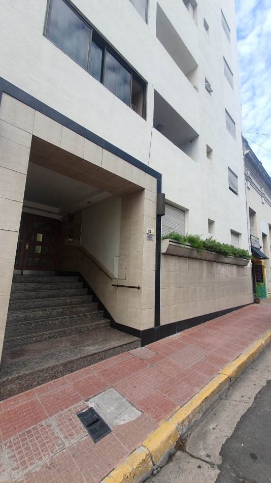 Departamento de 2 dormitorios en calle Corrientes