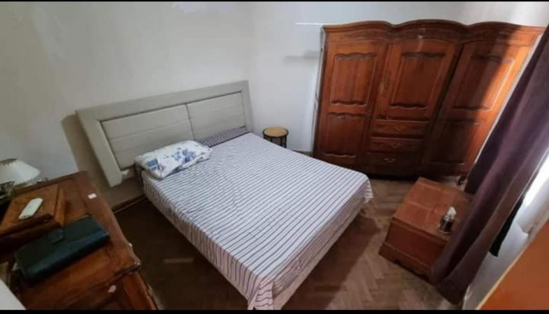 Casa de dos plantas con cochera, 4 dormitorios