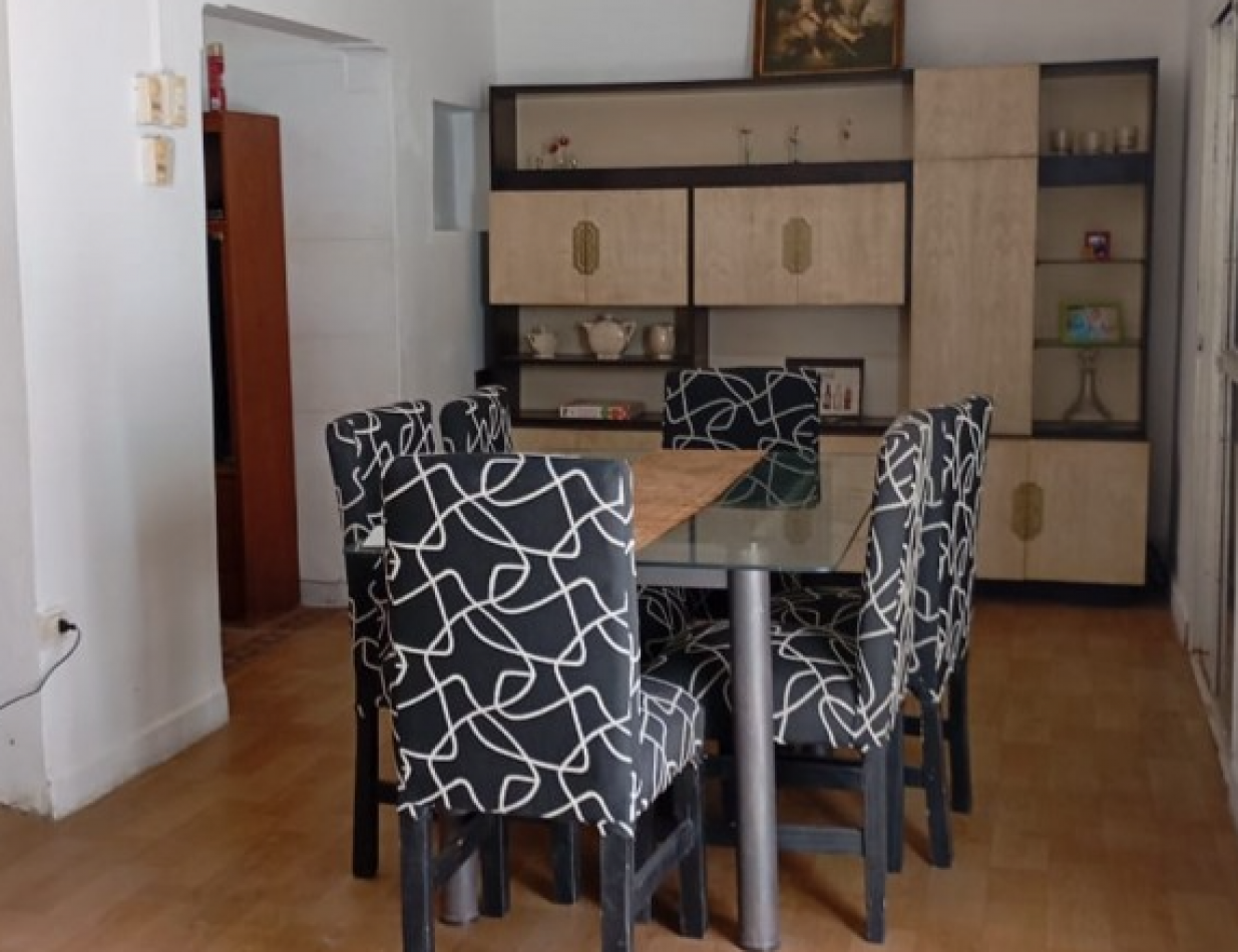 Casa de 2 plantas en zona centro