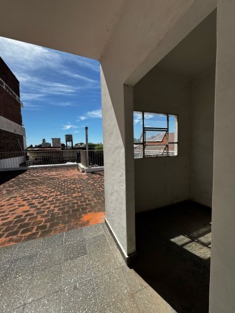 Propiedad desarrollada en 2 plantas - Zona Comercial 