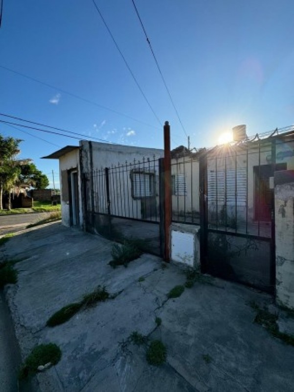 Departamento con Casa a Reconstruir en Venta