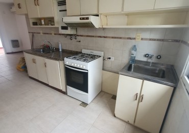 Departamento de 2 dormitorios en calle Corrientes