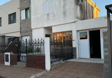 Casa de 3 dormitorios - Escucho ofertas - Apta credito