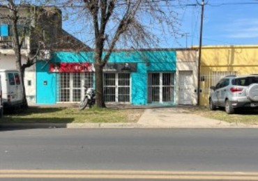 Casas con local comercial